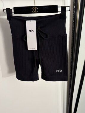 Alo Yoga Drawstring High-Waisted Ribbed Fitness Yoga Shorts